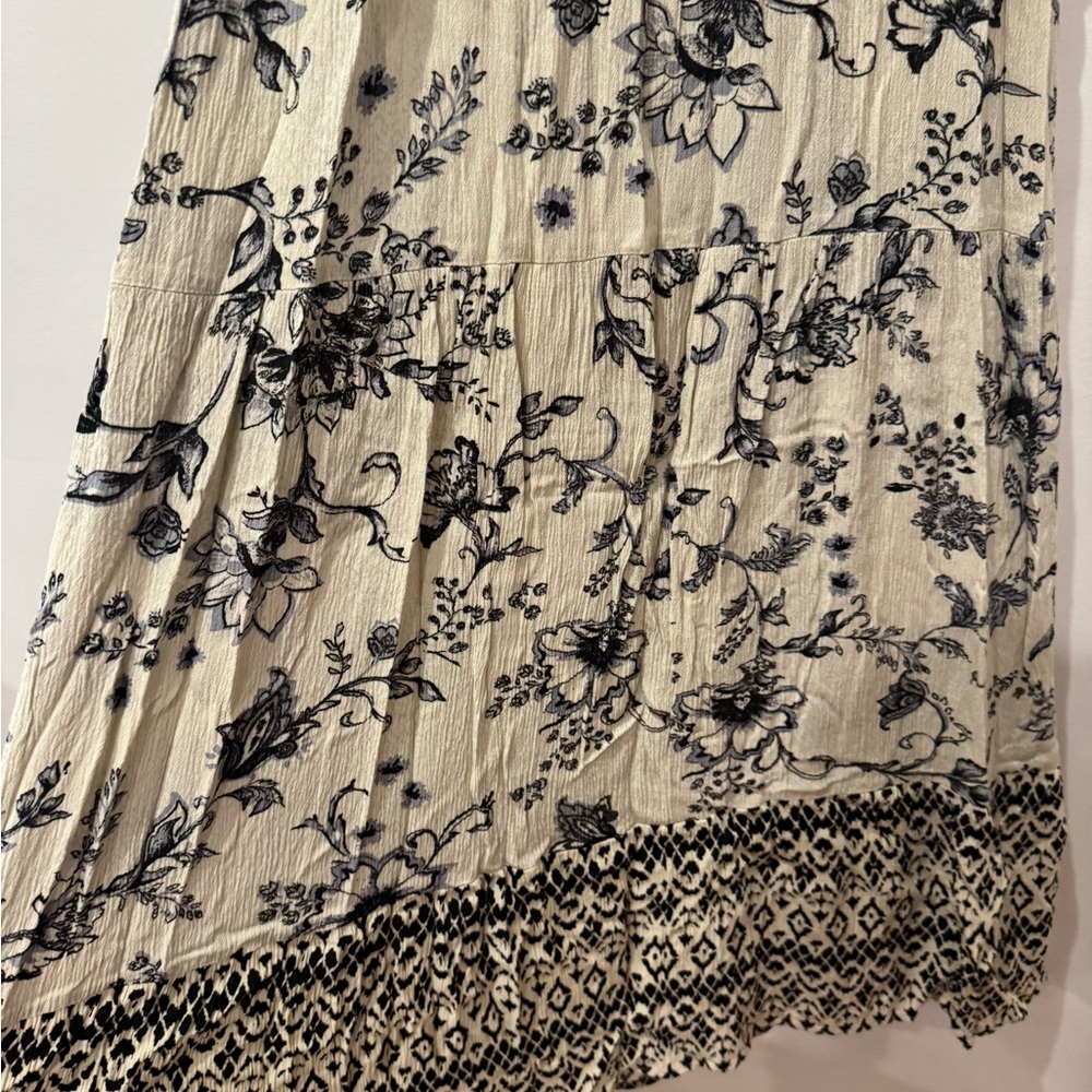 Knox Rose Cream and Black Floral Midi Dress - Picture 6 of 6